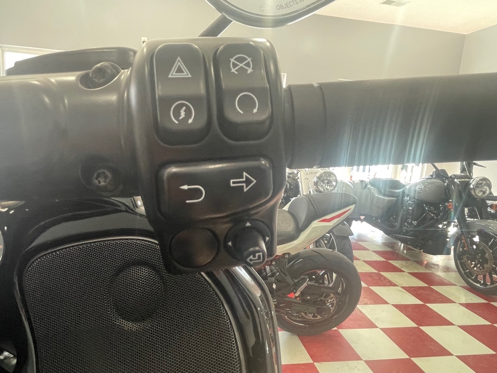 Harley-Davidson FLTRXST  2022