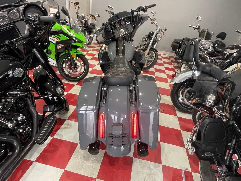 Harley-Davidson FLHXSE  2018