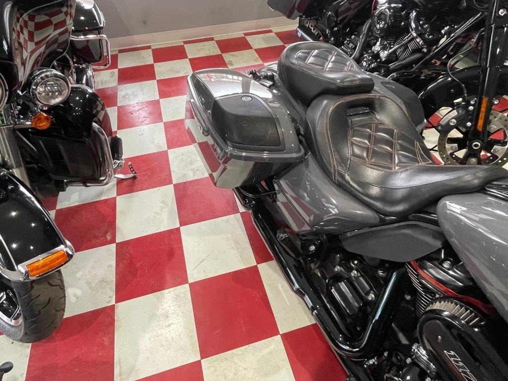 Harley-Davidson FLHXSE  2018