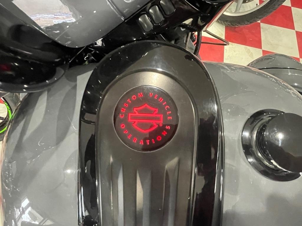 Harley-Davidson FLHXSE  2018