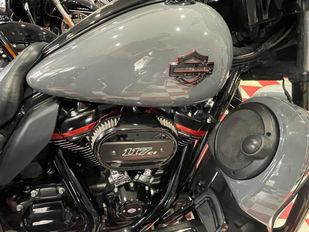 Harley-Davidson FLHXSE  2018