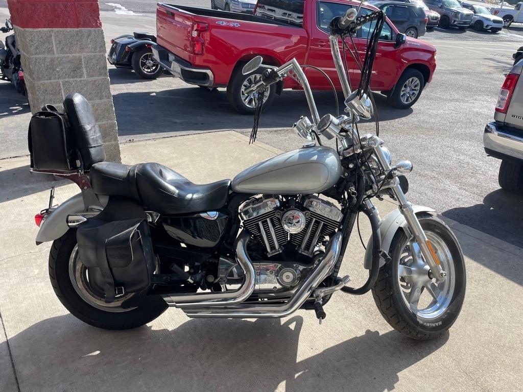 Harley-Davidson XL1200C  2012