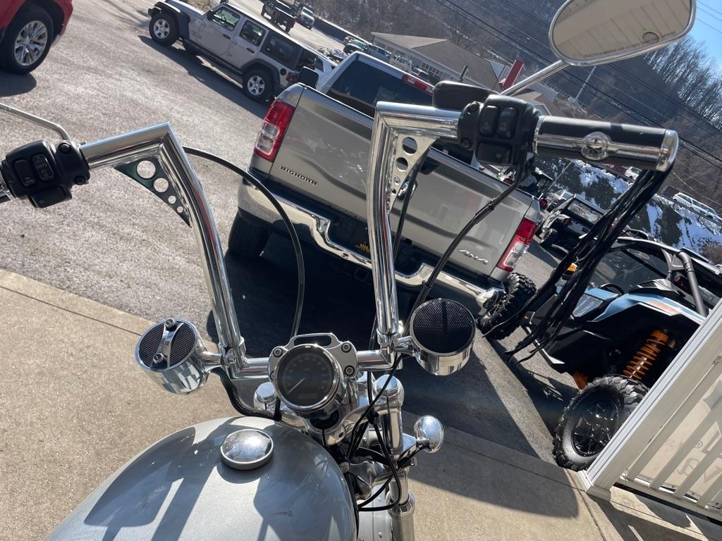 Harley-Davidson XL1200C  2012