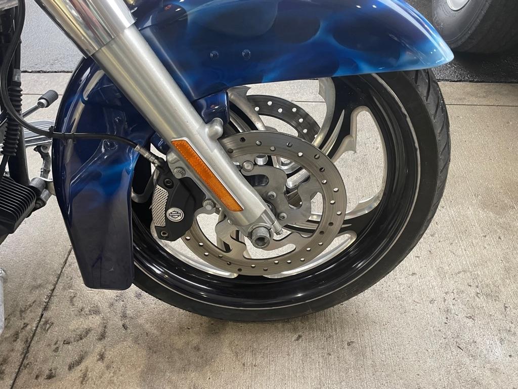 Harley-Davidson FLHX  2010