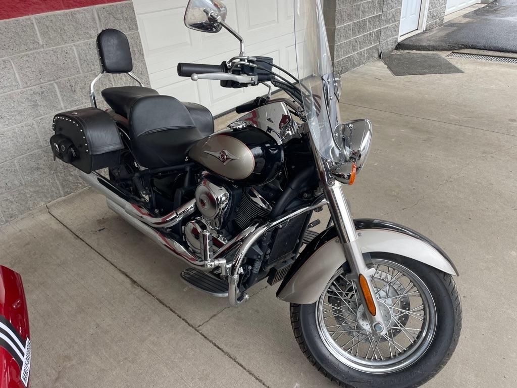 Kawasaki Vulcan 900 Classic LT  2011