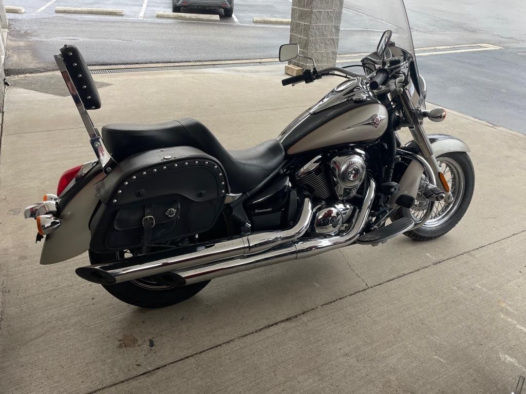 Kawasaki Vulcan 900 Classic LT  2011