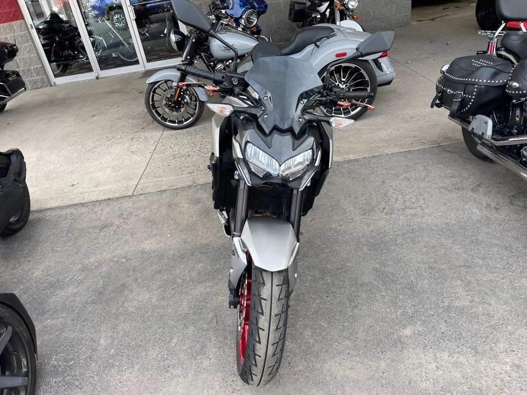 Kawasaki ZR900  2023