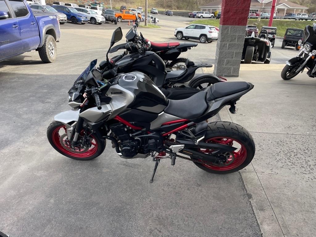 Kawasaki ZR900  2023