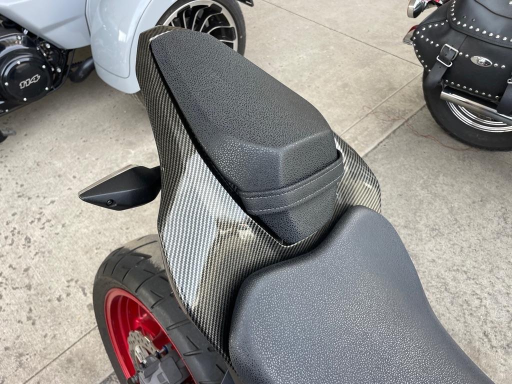 Kawasaki ZR900  2023