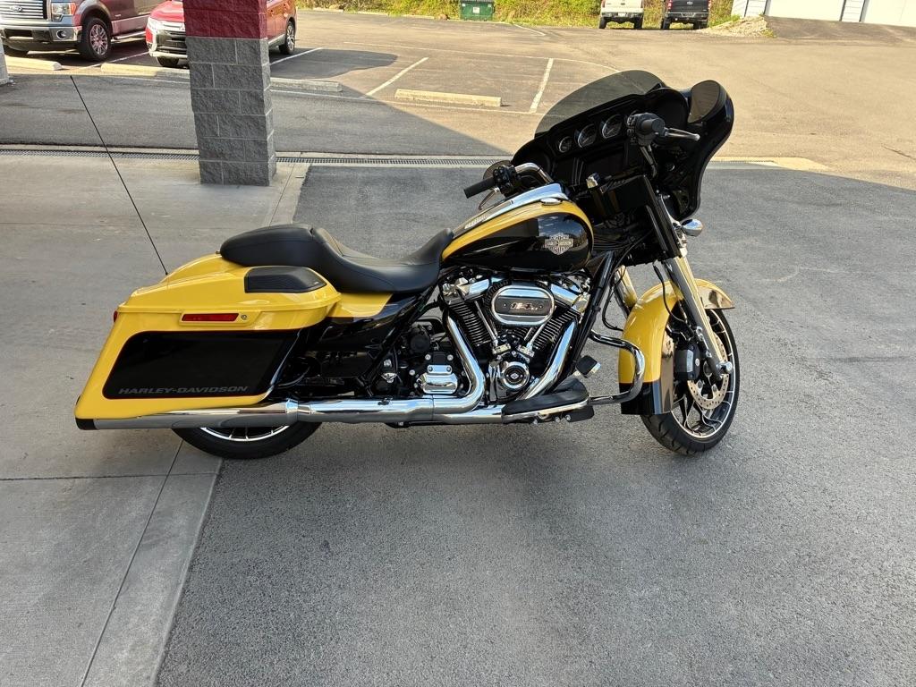 2023 Harley-Davidson FLHXS 