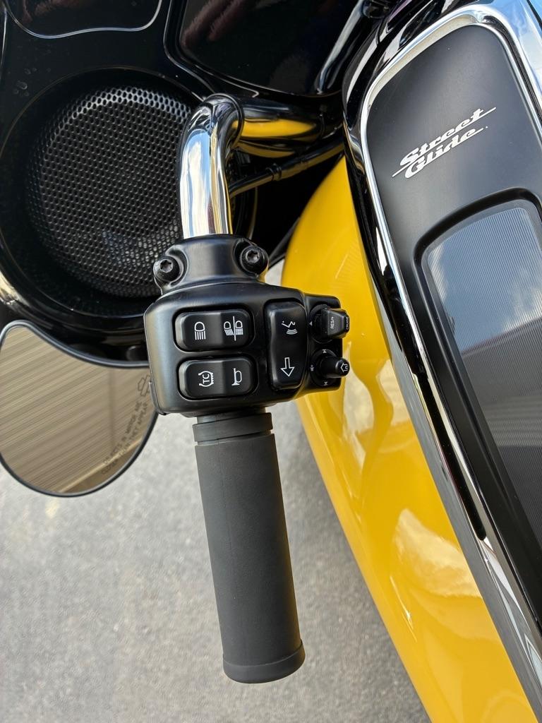 Harley-Davidson FLHXS  2023