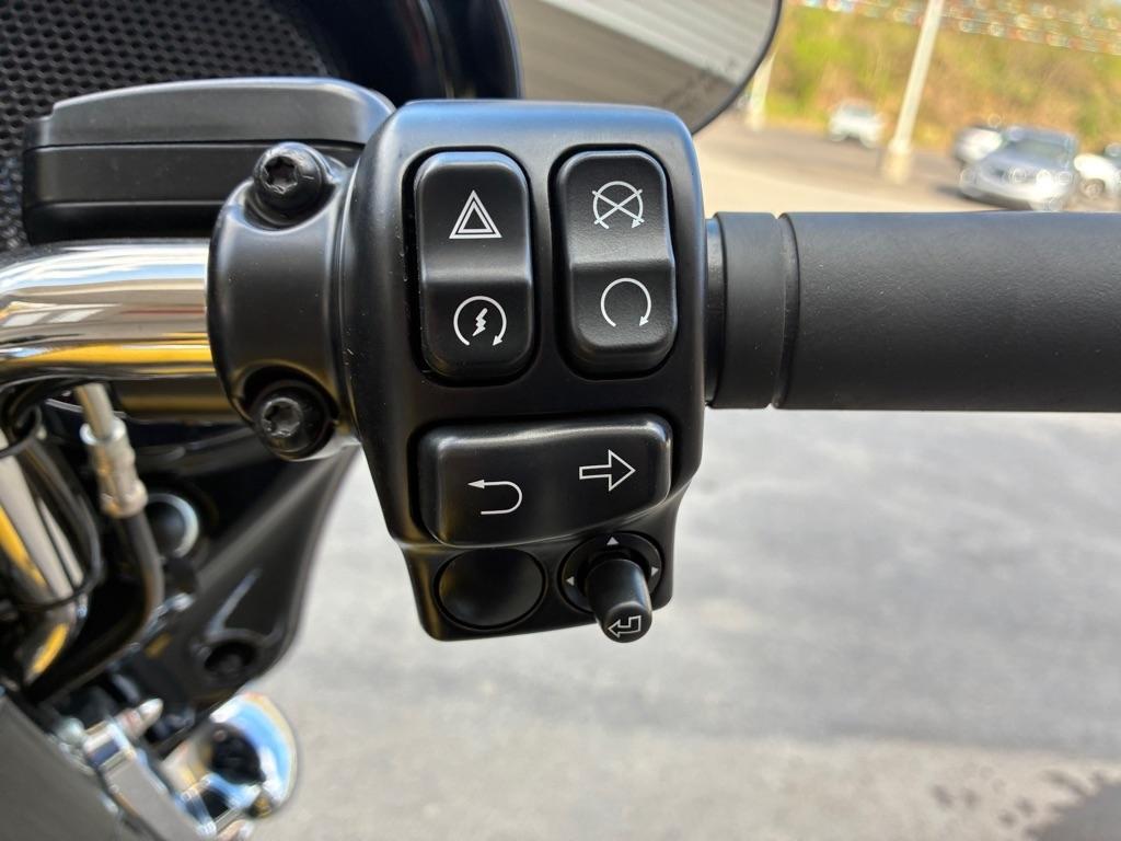 Harley-Davidson FLHXS  2023