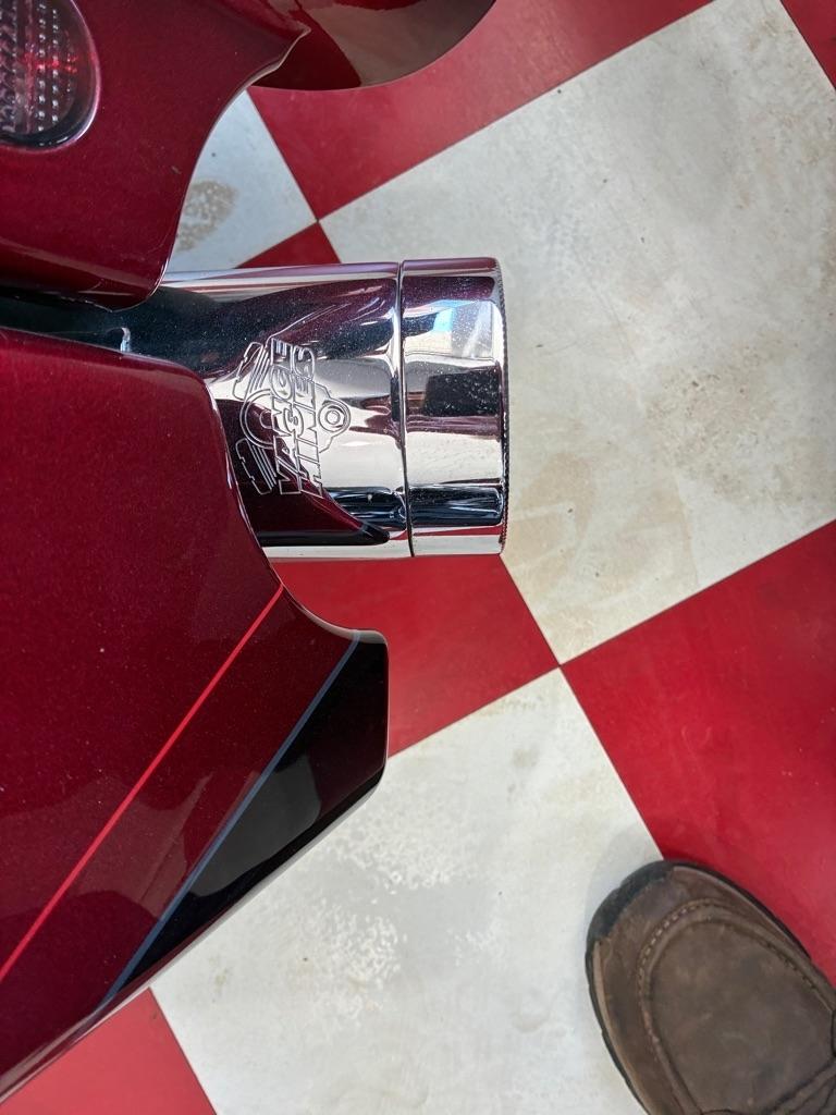 Harley-Davidson FLHXSE  2012