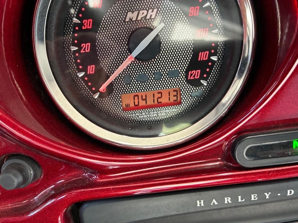 Harley-Davidson FLHXSE  2012