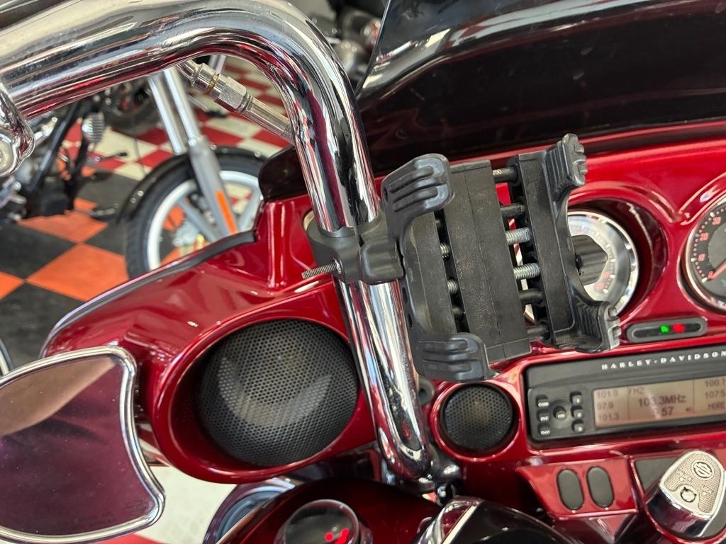 Harley-Davidson FLHXSE  2012