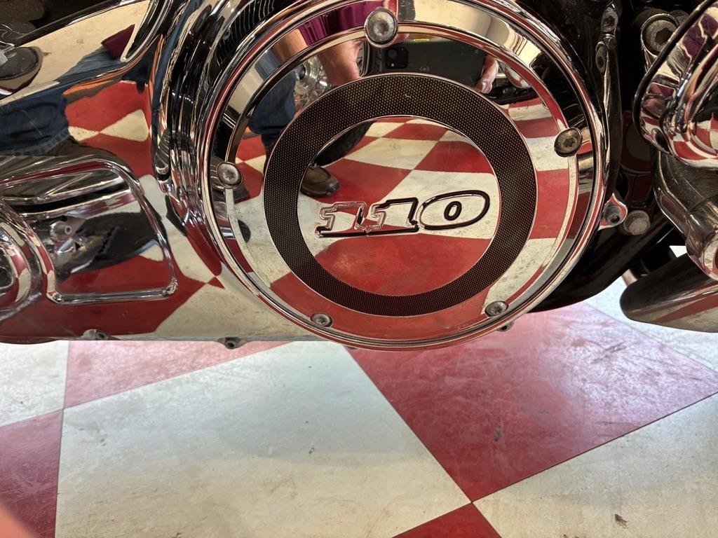 Harley-Davidson FLHXSE  2012