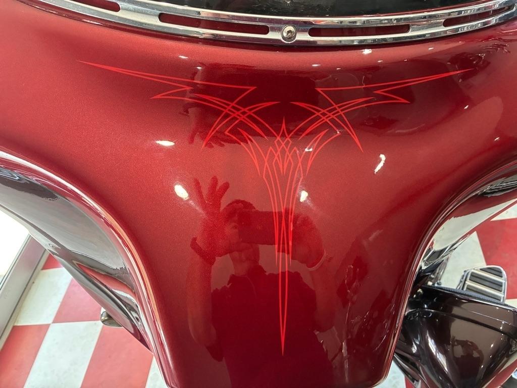 Harley-Davidson FLHXSE  2012