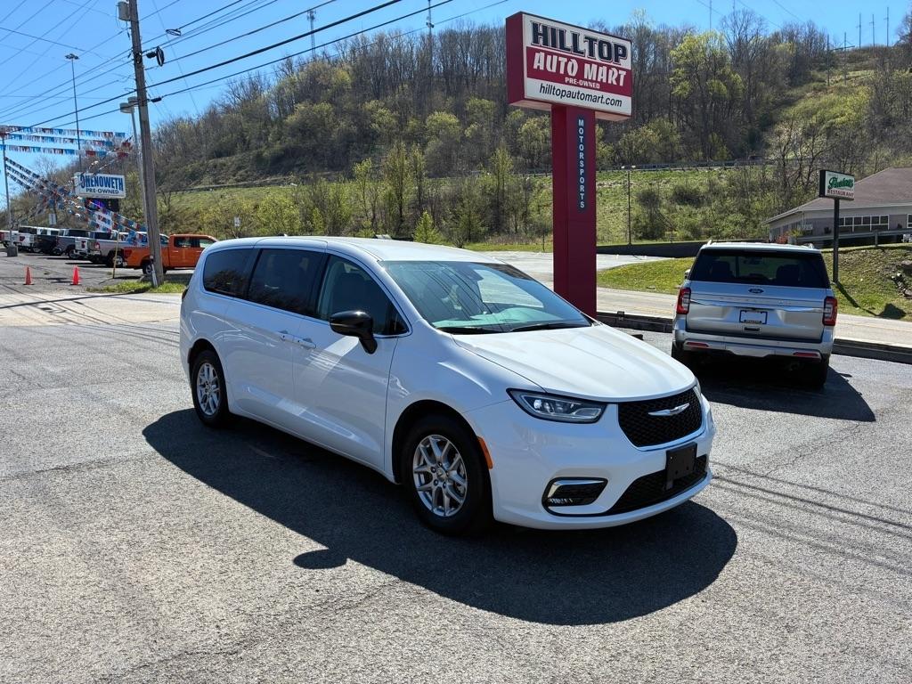 Chrysler Pacifica Touring L 2024