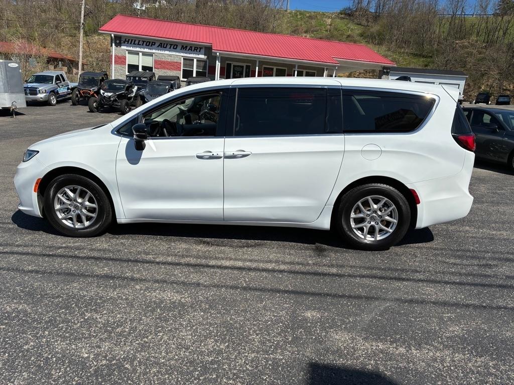 Chrysler Pacifica Touring L 2024