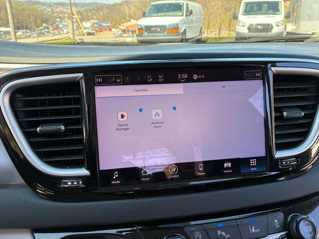 Chrysler Pacifica Touring L 2024