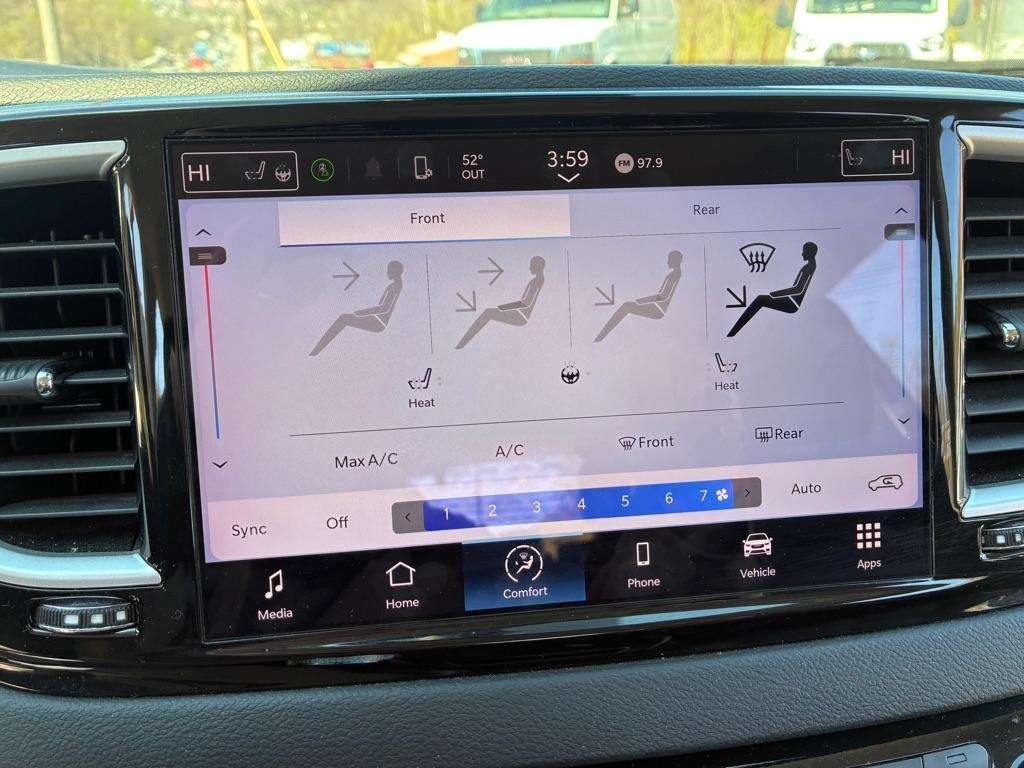 Chrysler Pacifica Touring L 2024