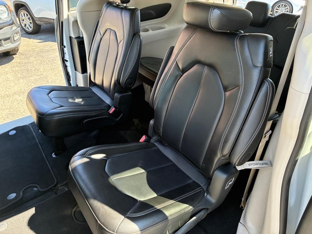 Chrysler Pacifica Touring L 2024