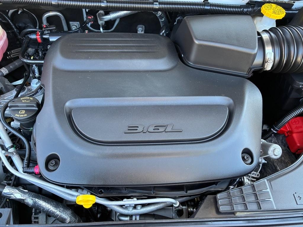 Chrysler Pacifica Touring L 2024