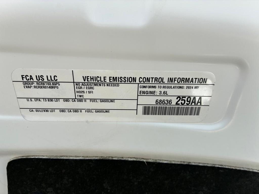 Chrysler Pacifica Touring L 2024