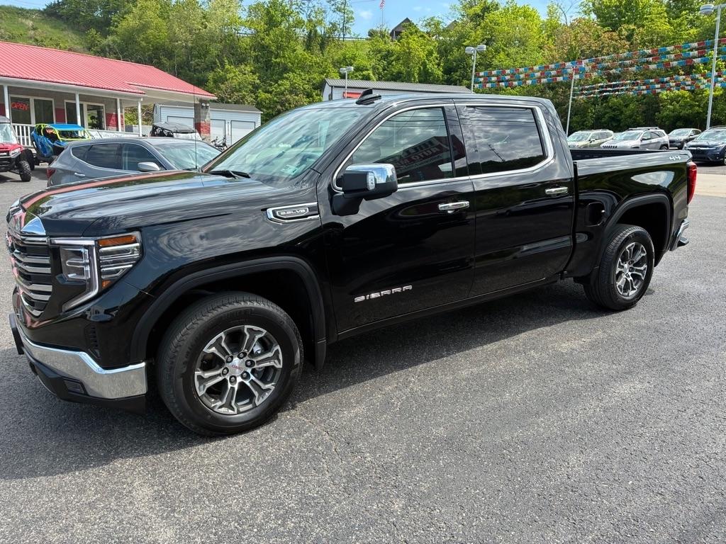 GMC Sierra 1500 SLT Crew Cab 4WD 2025