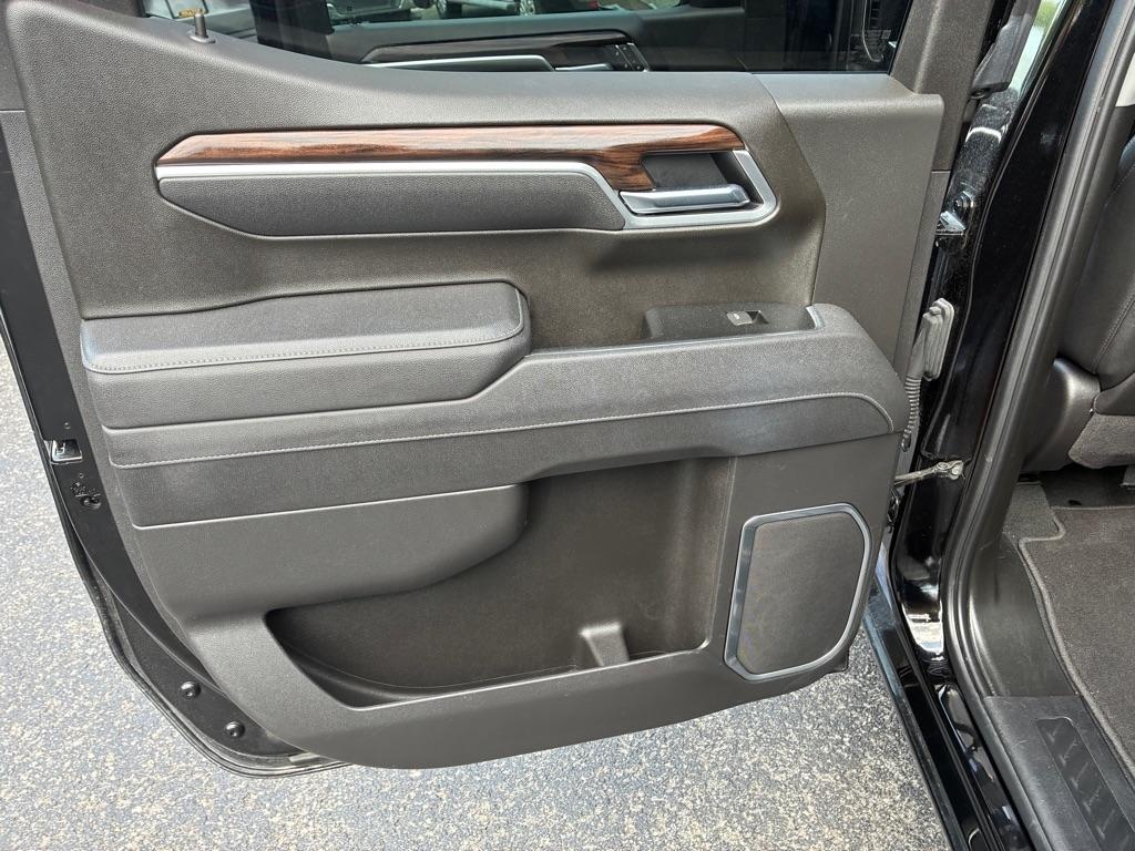 GMC Sierra 1500 SLT Crew Cab 4WD 2025