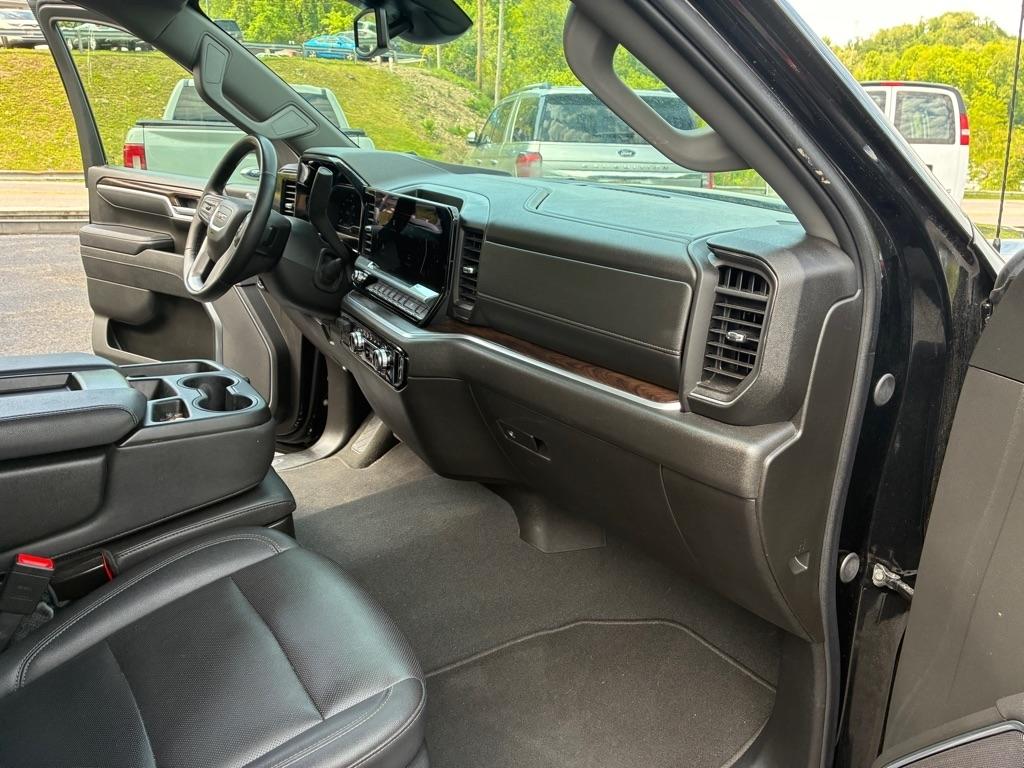 GMC Sierra 1500 SLT Crew Cab 4WD 2025