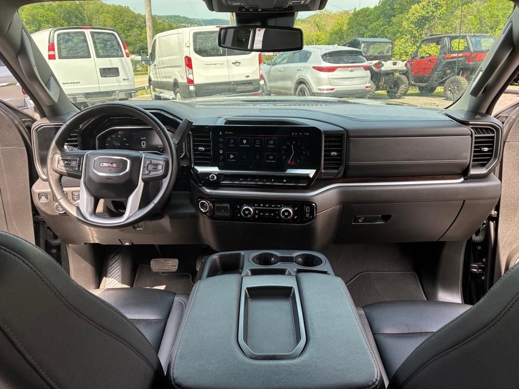 GMC Sierra 1500 SLT Crew Cab 4WD 2025