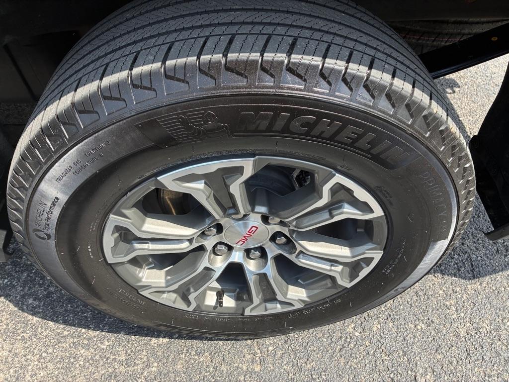 GMC Sierra 1500 SLT Crew Cab 4WD 2025