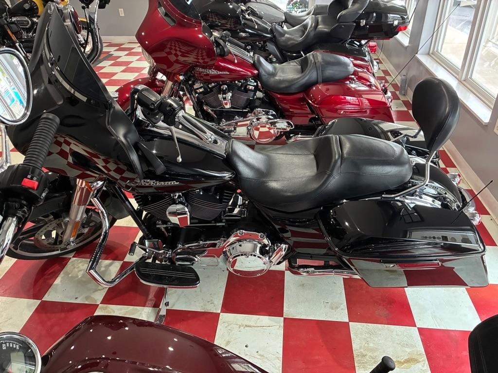Harley-Davidson FLHX103  2015