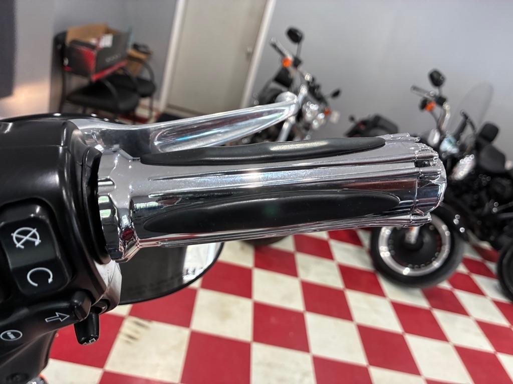 Harley-Davidson FLHX103  2015