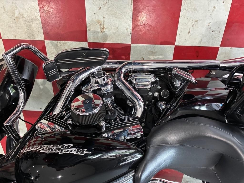 Harley-Davidson FLHX103  2015