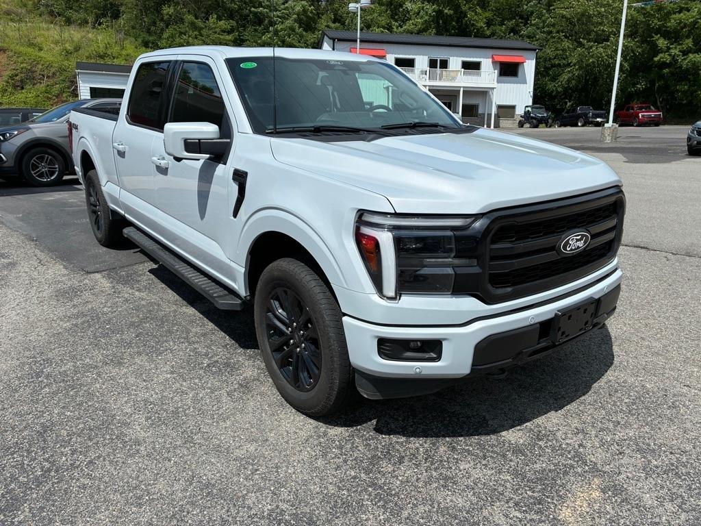 2025 Ford F-150 Lariat SuperCrew 4WD