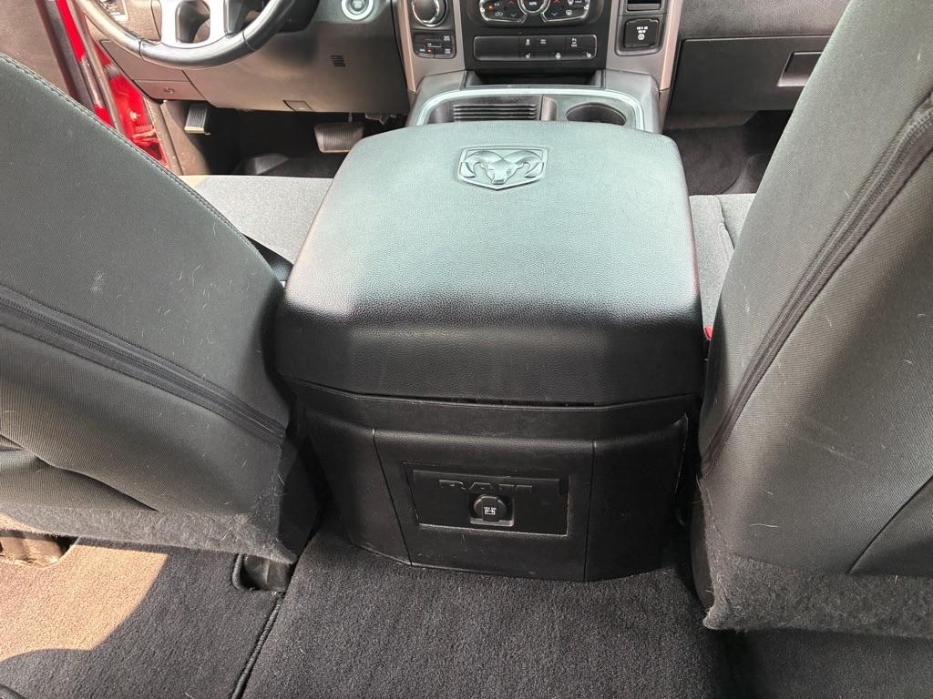 RAM 1500 SLT Quad Cab 4WD 2021
