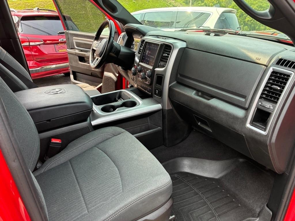 RAM 1500 SLT Quad Cab 4WD 2021