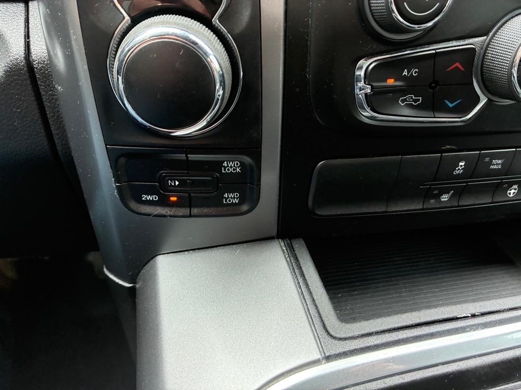RAM 1500 SLT Quad Cab 4WD 2021