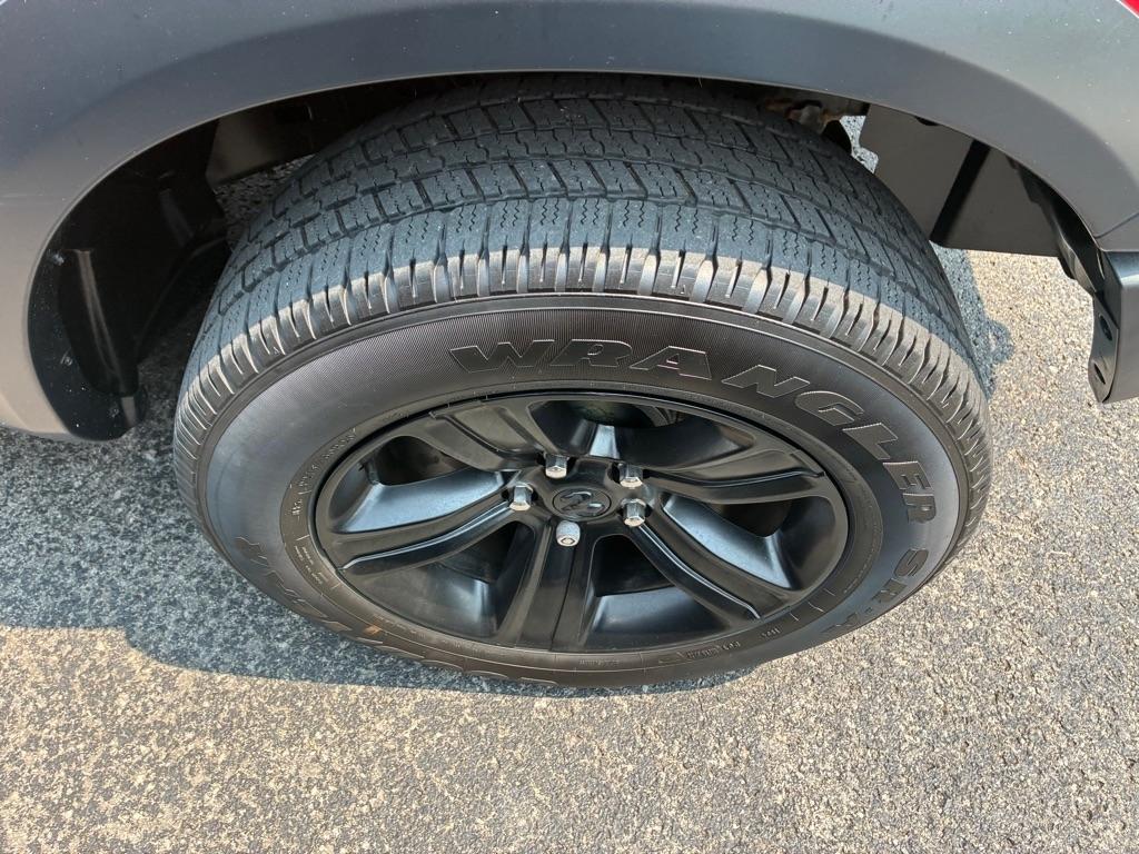 RAM 1500 SLT Quad Cab 4WD 2021