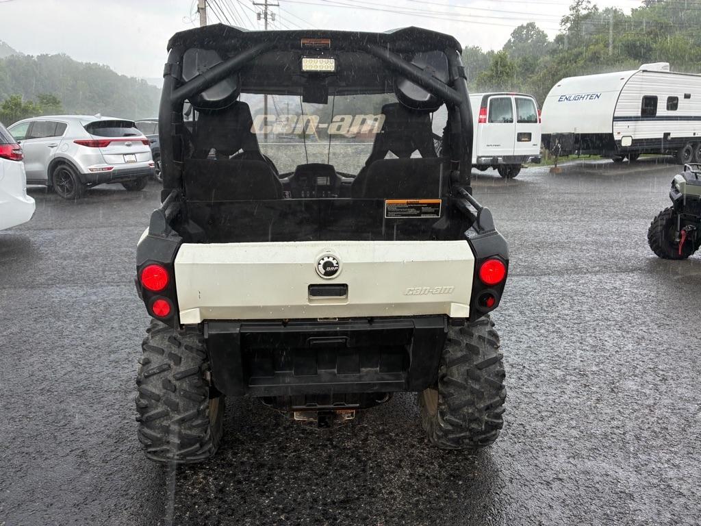 Can-Am Commander 1000 DPS  2013
