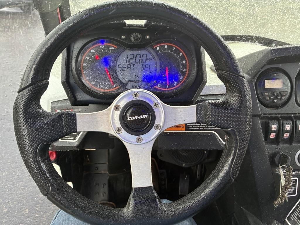 Can-Am Commander 1000 DPS  2013