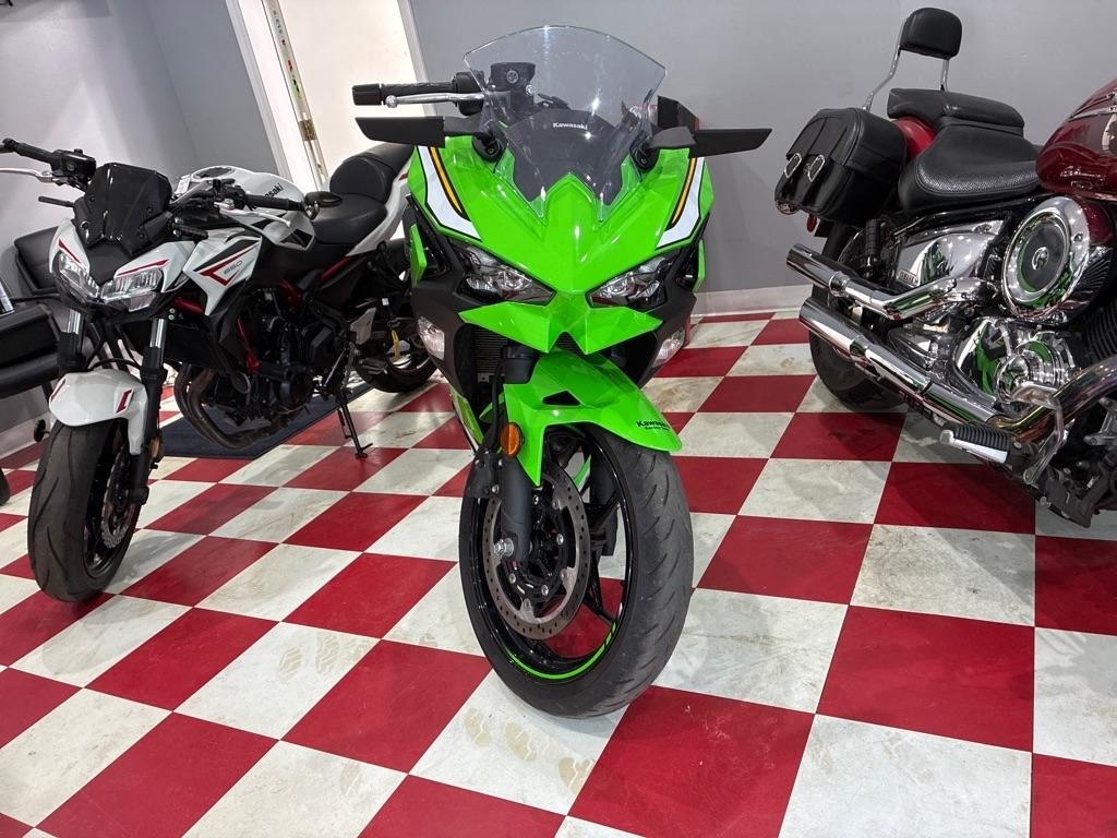 Kawasaki EX500  2025