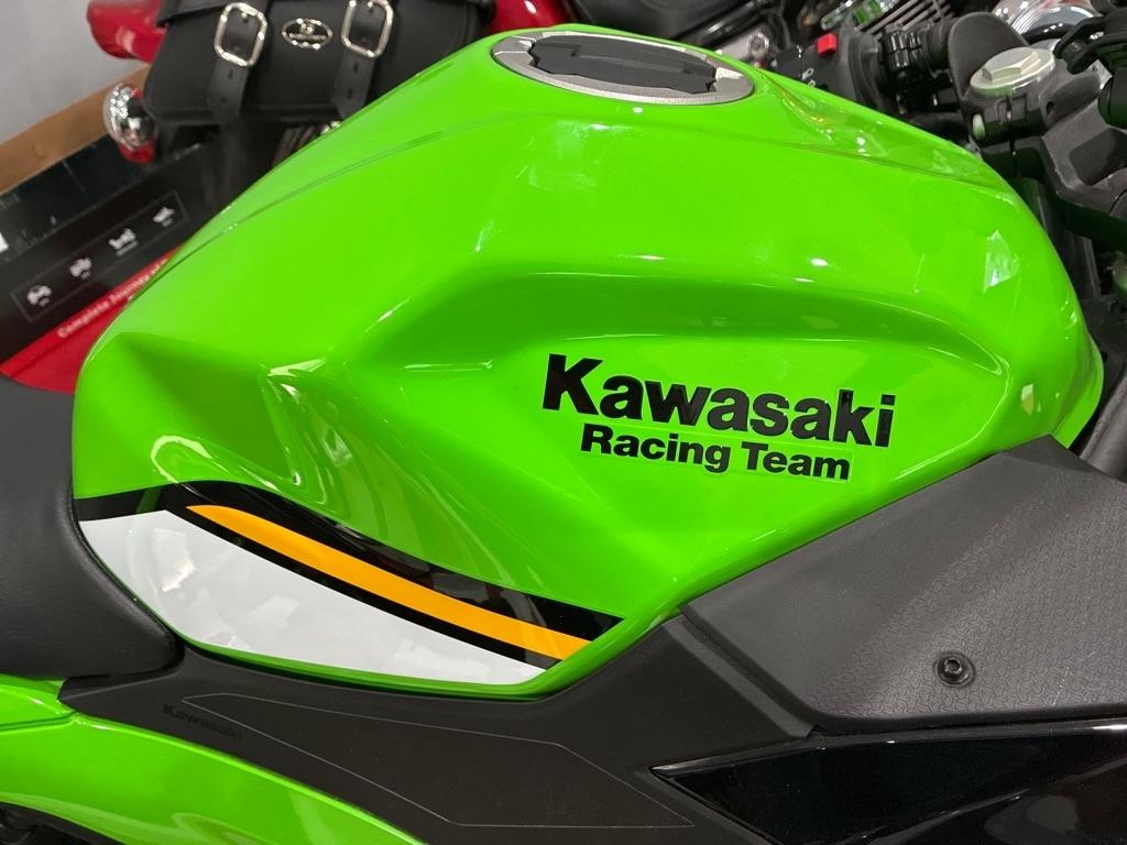 Kawasaki EX500  2025