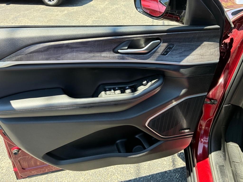 Jeep Grand Cherokee L Limited 4D SUV 4WD 2021