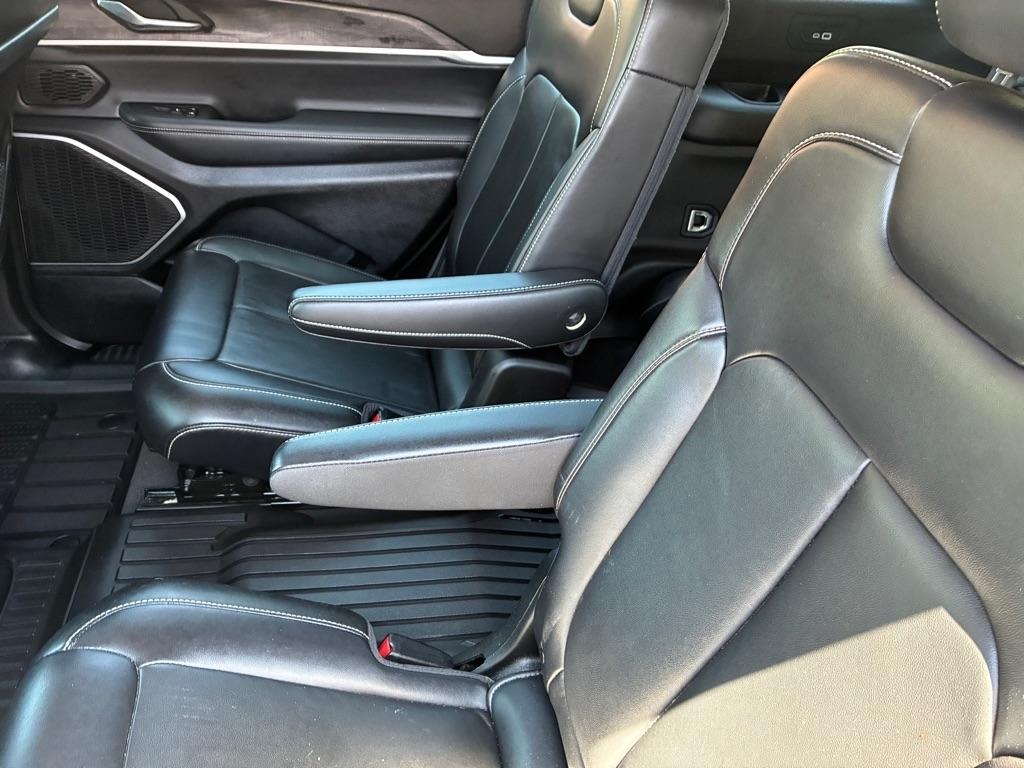 Jeep Grand Cherokee L Limited 4D SUV 4WD 2021