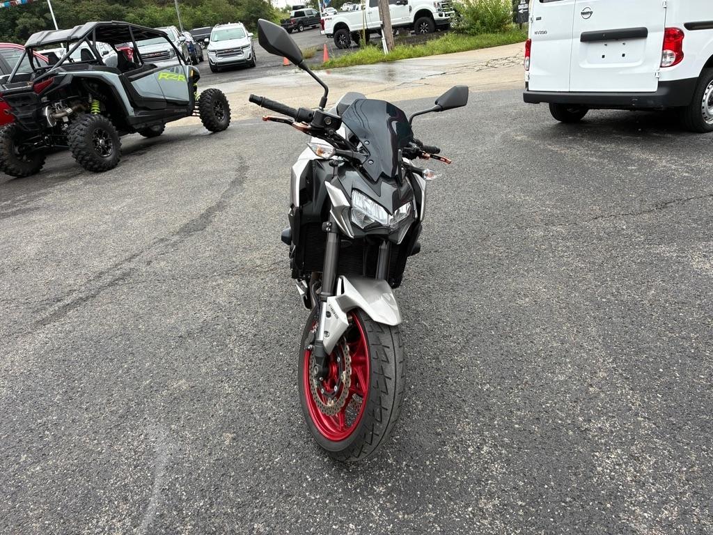 Kawasaki ZR900  2023