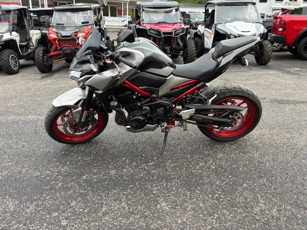 Kawasaki ZR900  2023