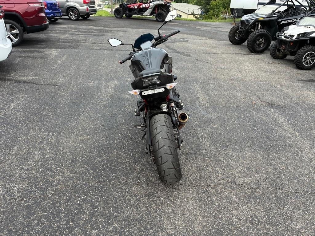 Kawasaki ZR900  2023